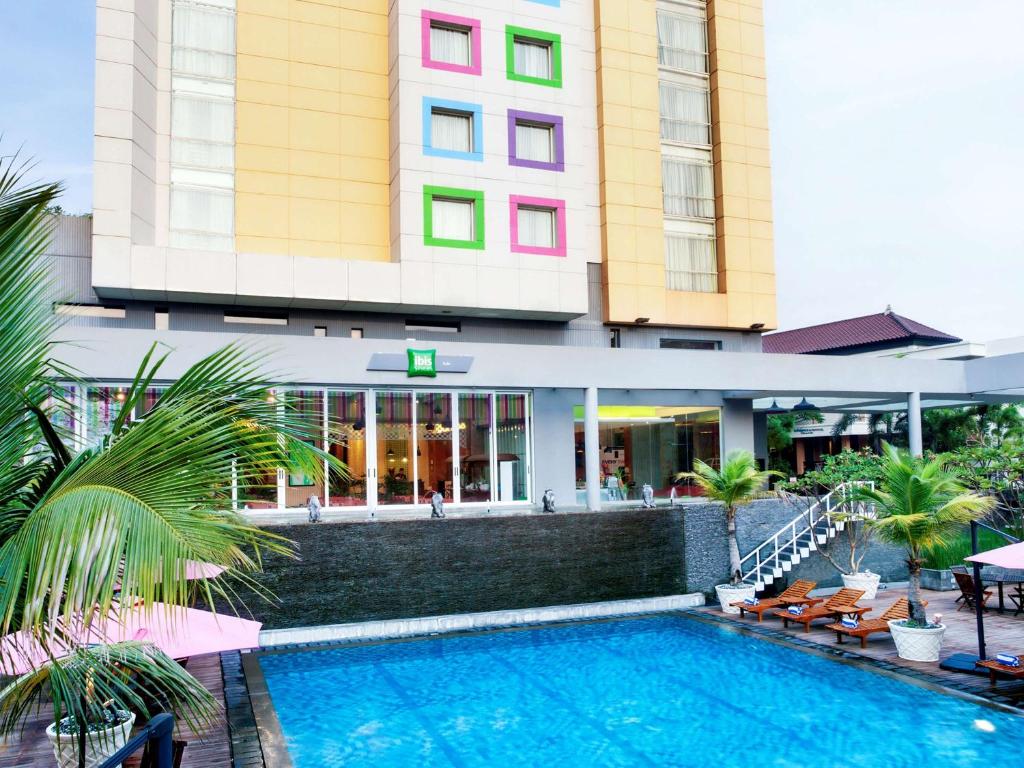 Bazén v ubytování Ibis Styles Solo nebo v jeho okolí
