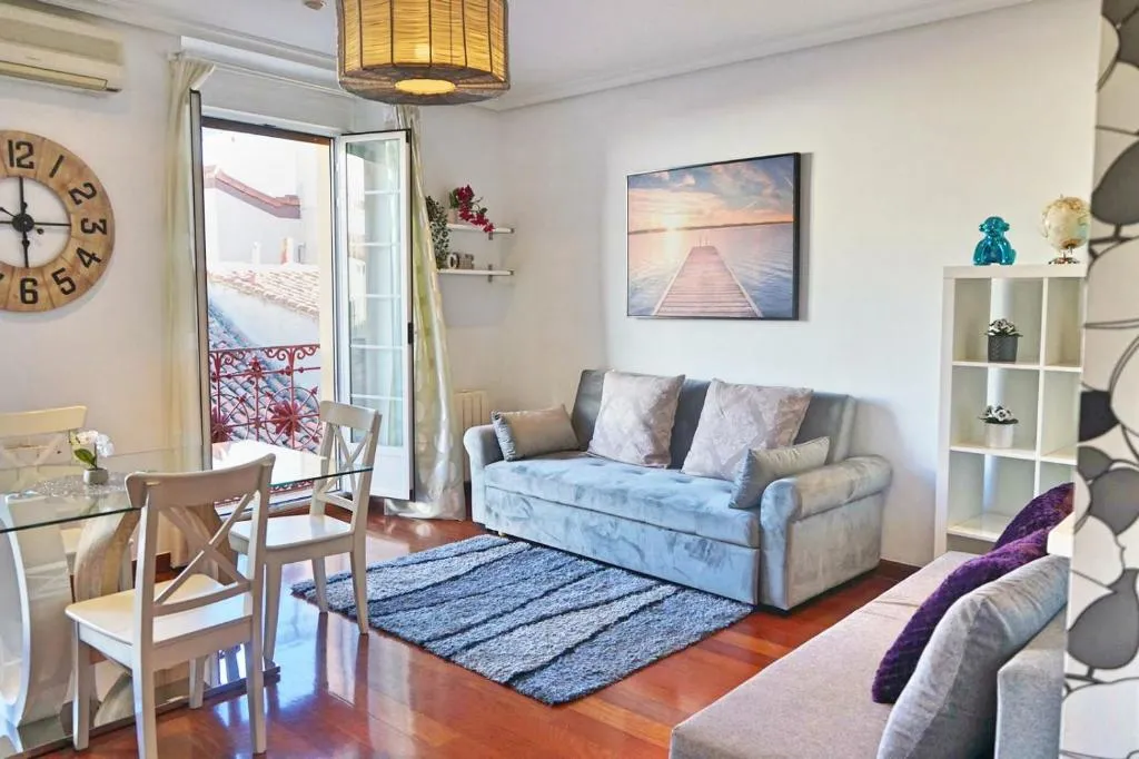 MYF BARBIERI 1 ROOM, Madrid, Spania