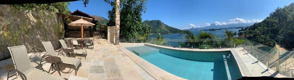  LINDA CASA COM PISCINA E VISTA ESPETACULAR