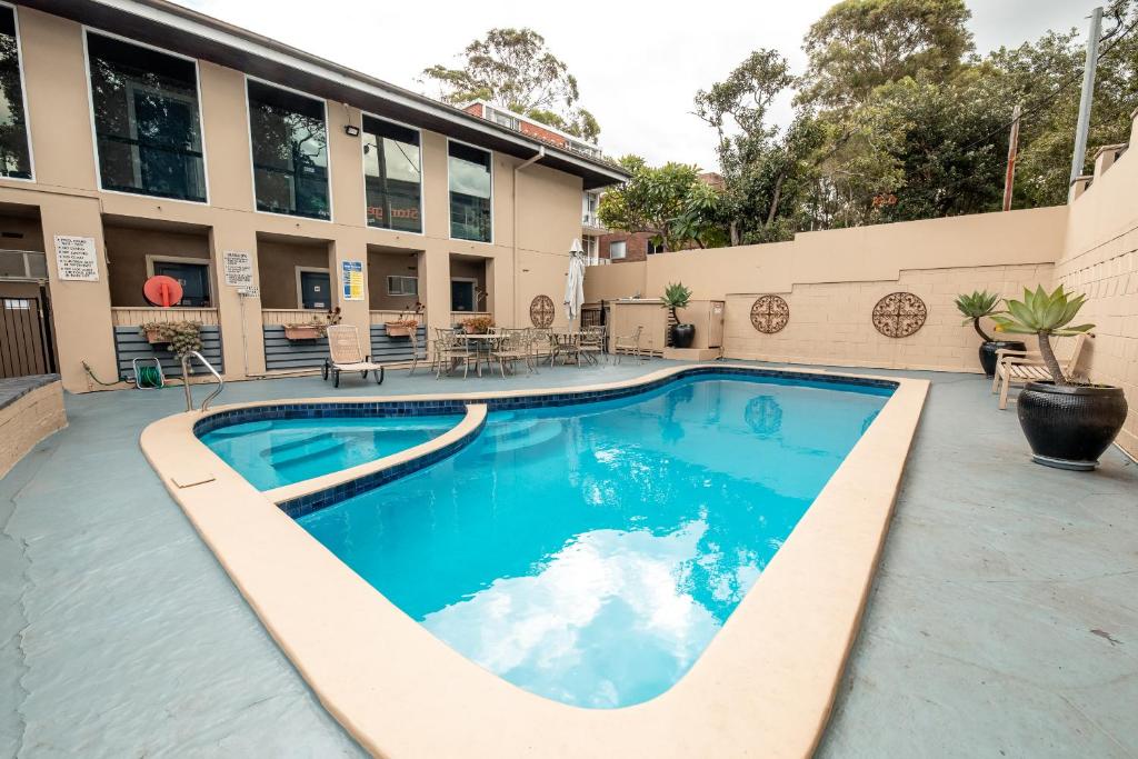 Twin Towers Inn - Resim 13