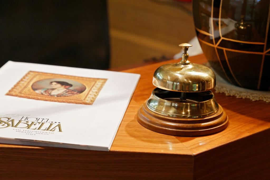 Příslušenství pro přípravu čaje a kávy v ubytování Hotel Isabella