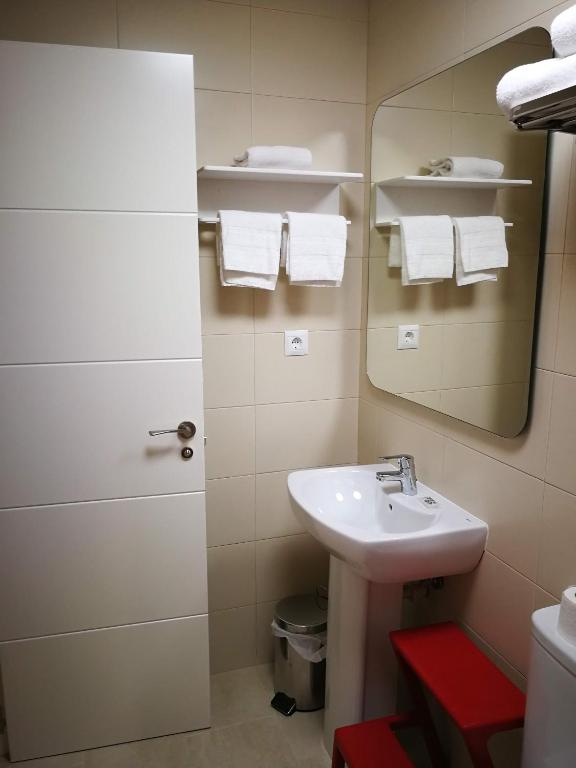 A bathroom at Apartamentos Gran Socaire de Noja