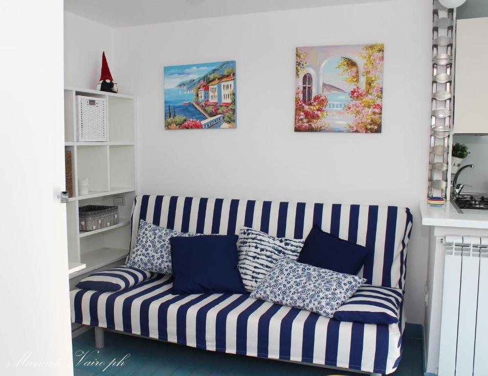 A seating area at La Casa di MaPi