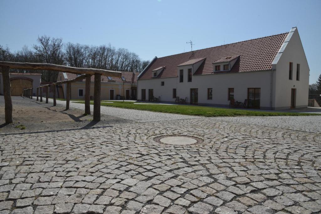 Budova, v ktorej sa farma nachádza