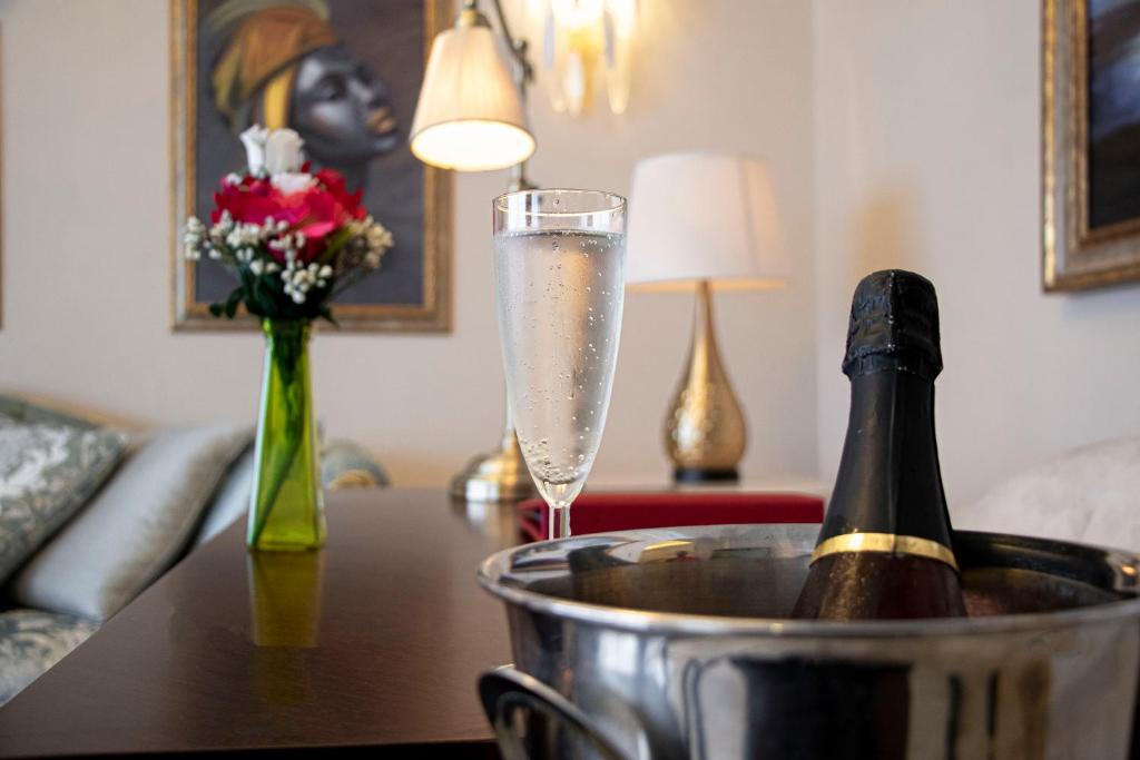 Home Suites Boutique Hotel Freetownで提供されているドリンク