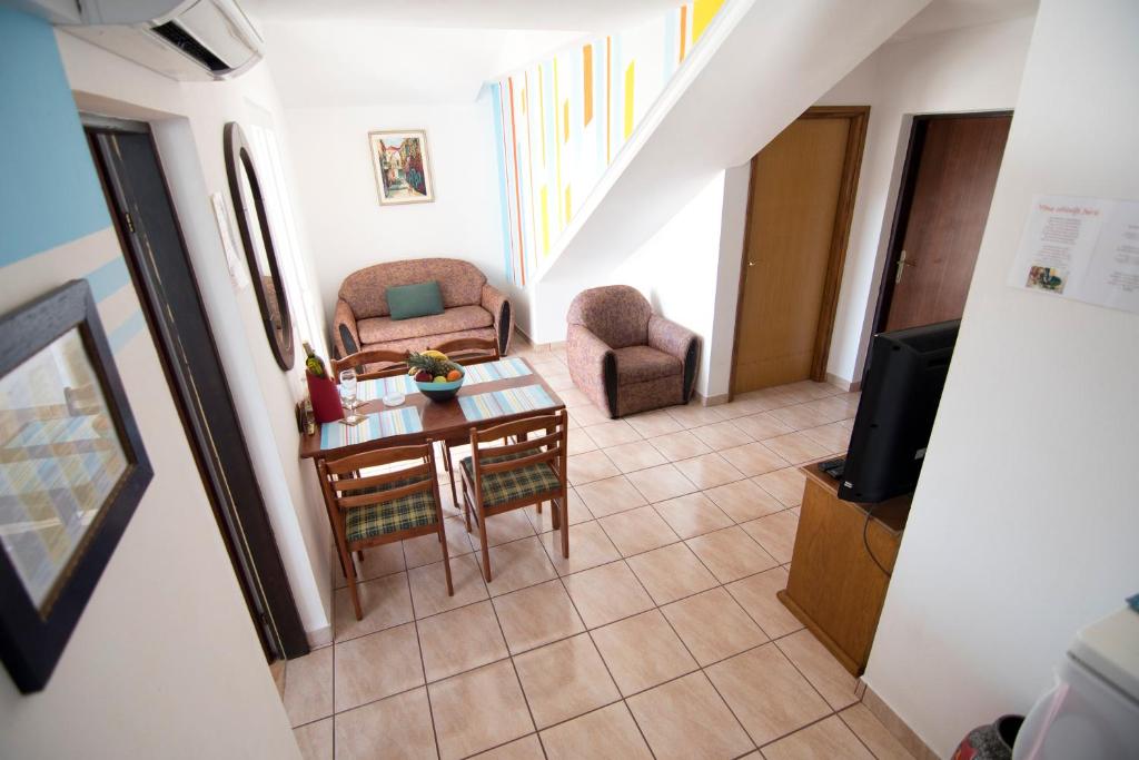 Posedenie v ubytovaní Apartmani Jurić