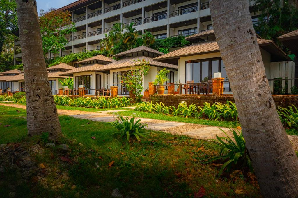 Сад в Siam Bay Resort