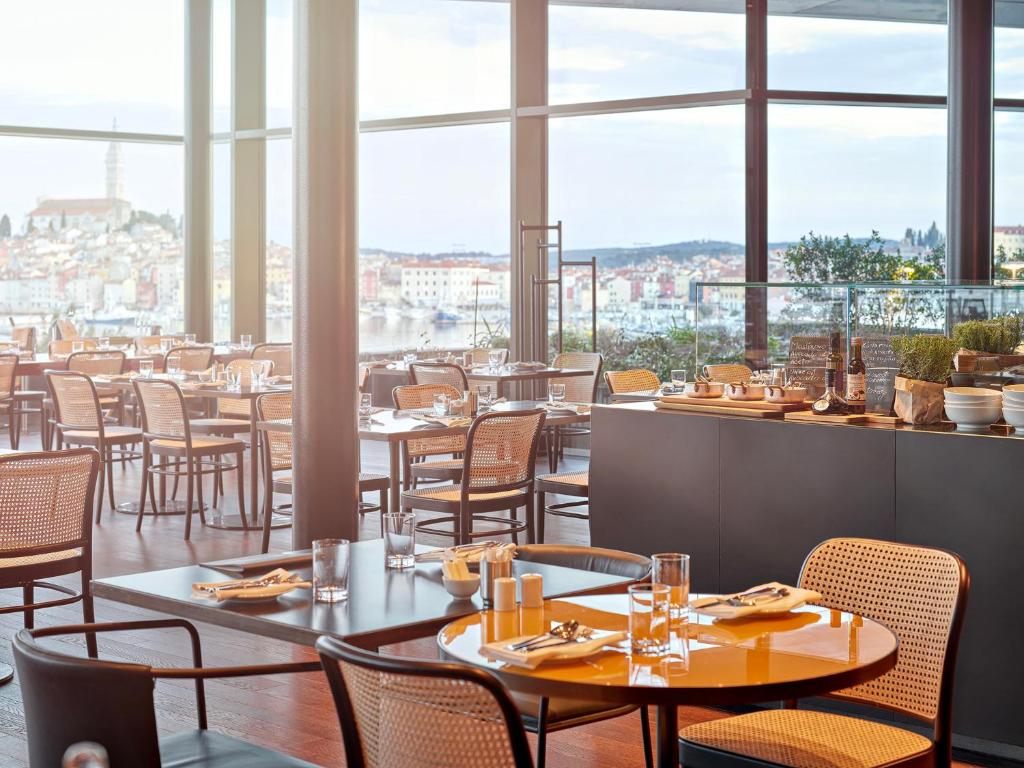 Restaurace v ubytování Grand Park Hotel Rovinj by Maistra Collection