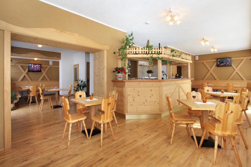 Restauracja lub miejsce do jedzenia w obiekcie Hotel Grohmann