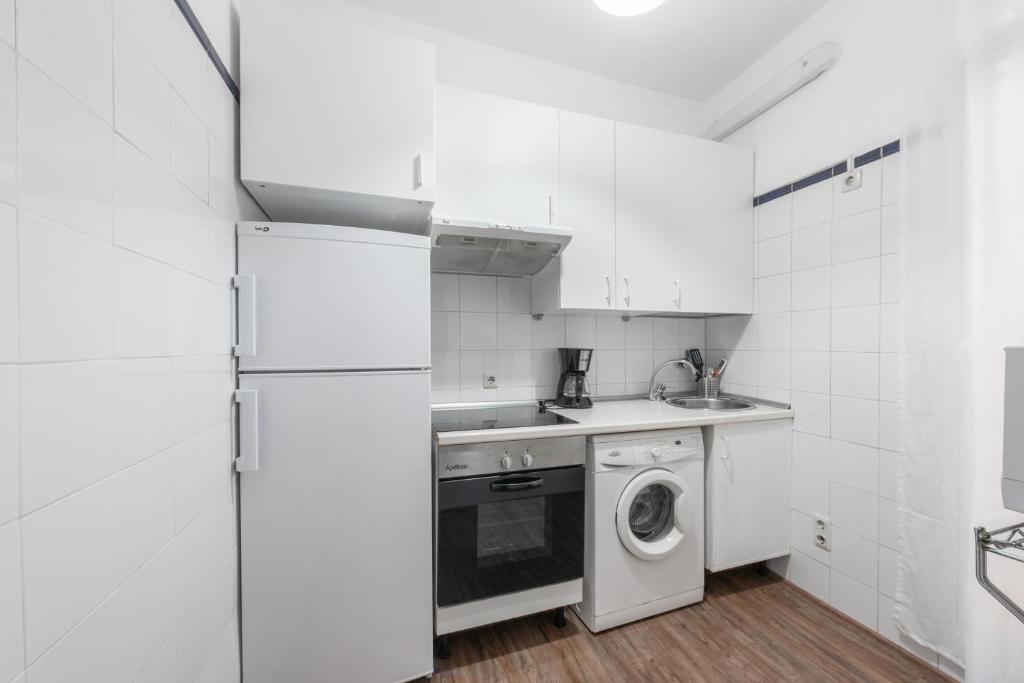 Apartamentos Day Madrid GRAN VIA Centro Sol Malasaña - Apartment With Terrace