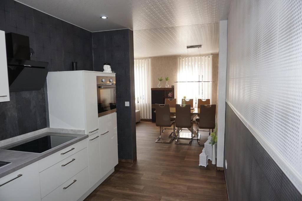 Kuchyň nebo kuchyňský kout v ubytování Super Erdgeschosswohnung