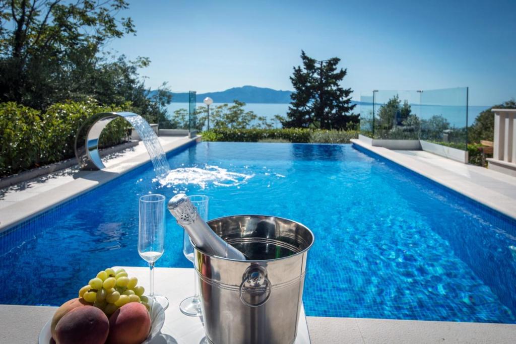 Bazén v ubytovaní Naša Kuća Bed & Breakfast - Adults Only alebo v jeho blízkosti