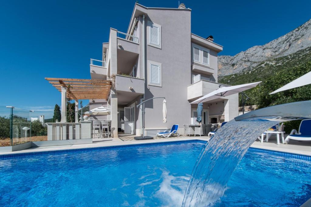 Bazén v ubytovaní Naša Kuća Bed & Breakfast - Adults Only alebo v jeho blízkosti