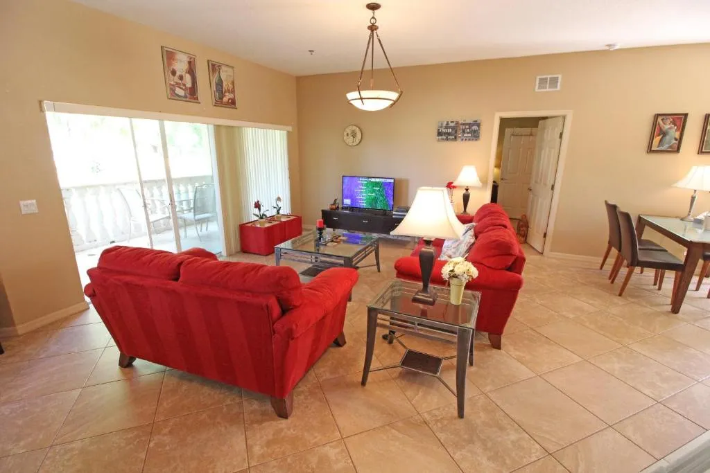 Luxurious 2 Bedroom Condo 103 - close to wedding venue apts, Ardersier, United States