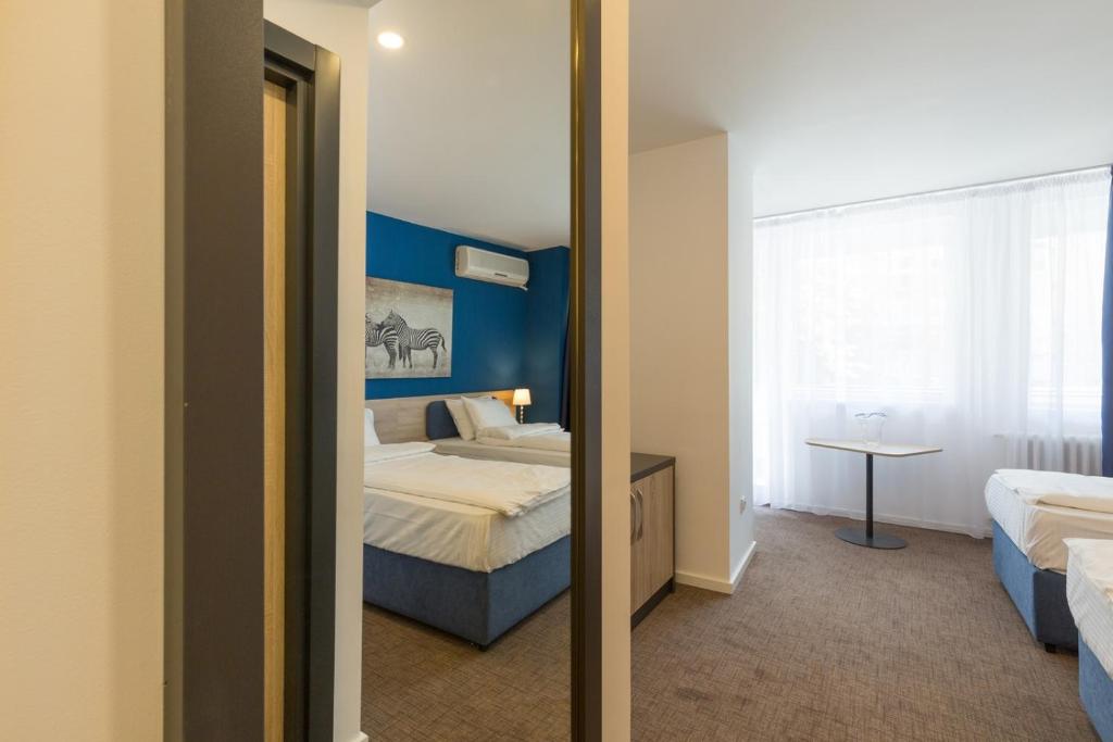 Premium Crown Suites - Resim 41