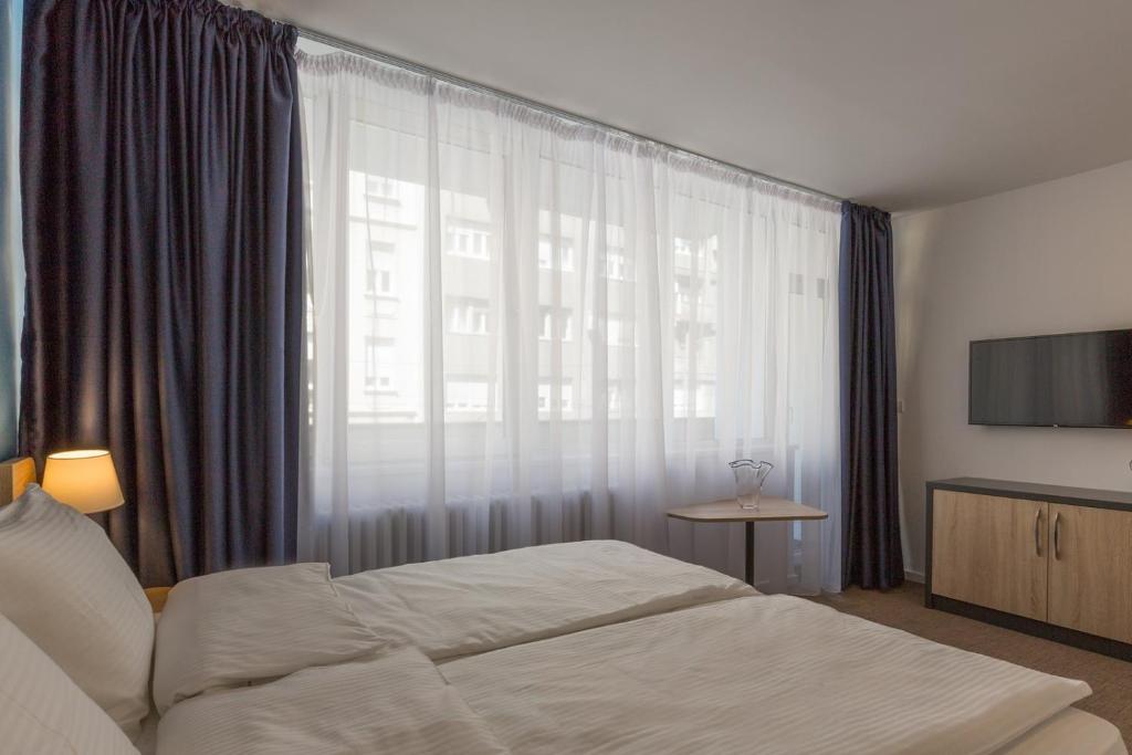 Premium Crown Suites - Resim 18