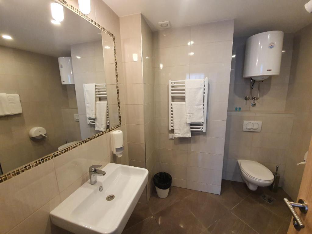 Premium Crown Suites - Resim 25