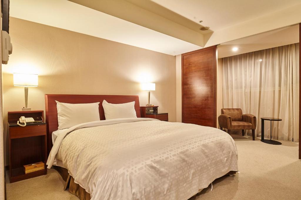 Family Hotel Taipei - Standard Queen Room