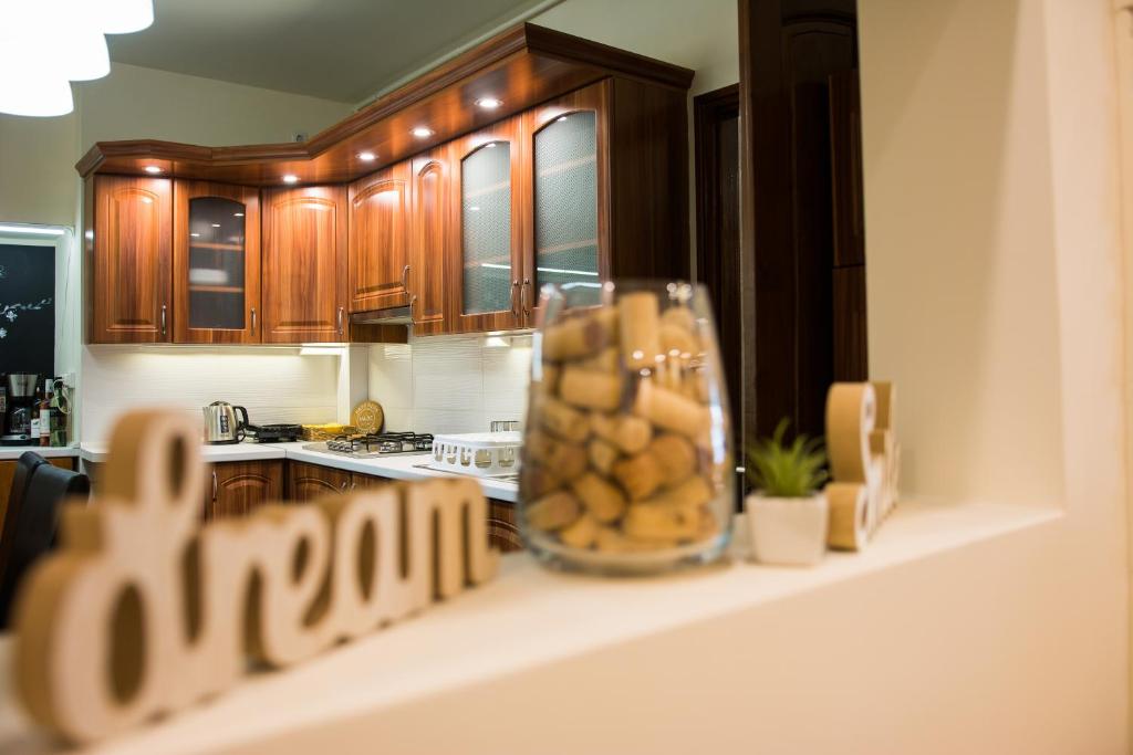 Kuchyňa alebo kuchynka v ubytovaní Cork Apartman