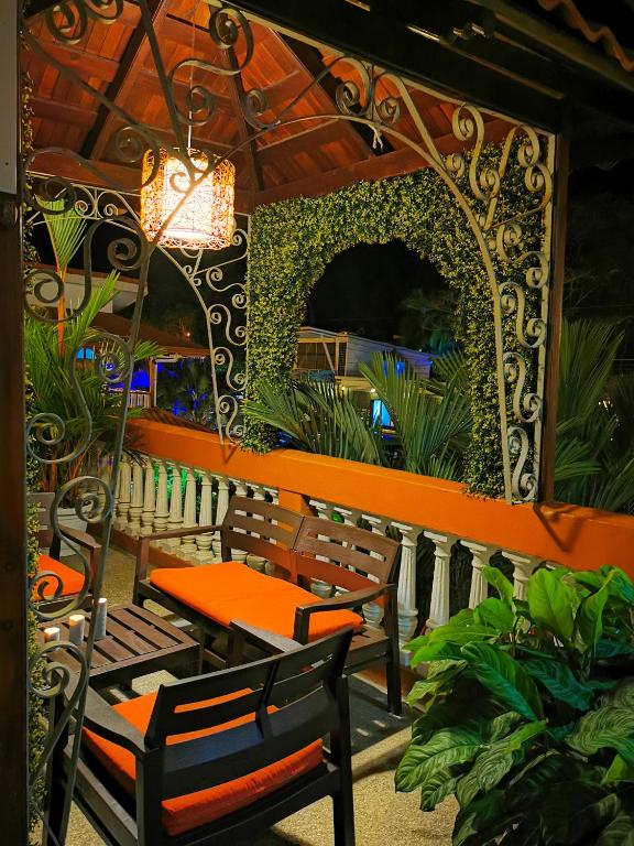 Jardín al aire libre en Hotel Villabosque Eco Boutique
