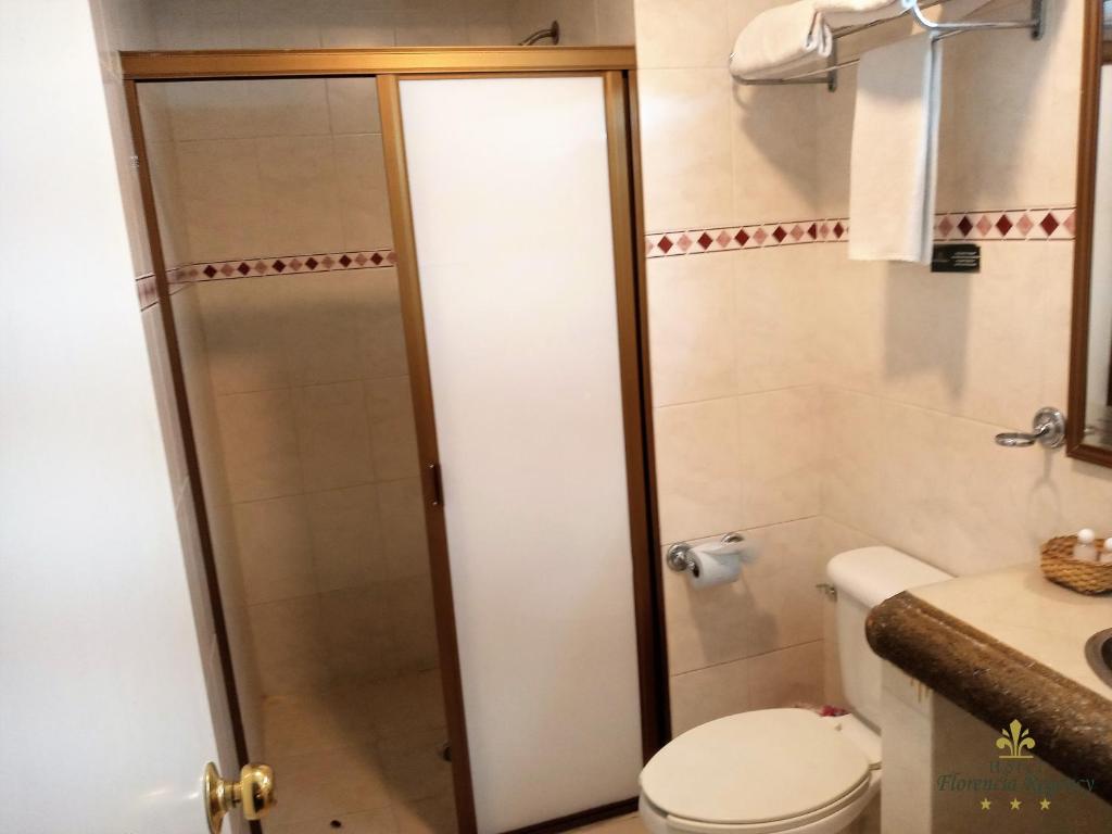 Koupelna v ubytování Hotel Florencia Regency
