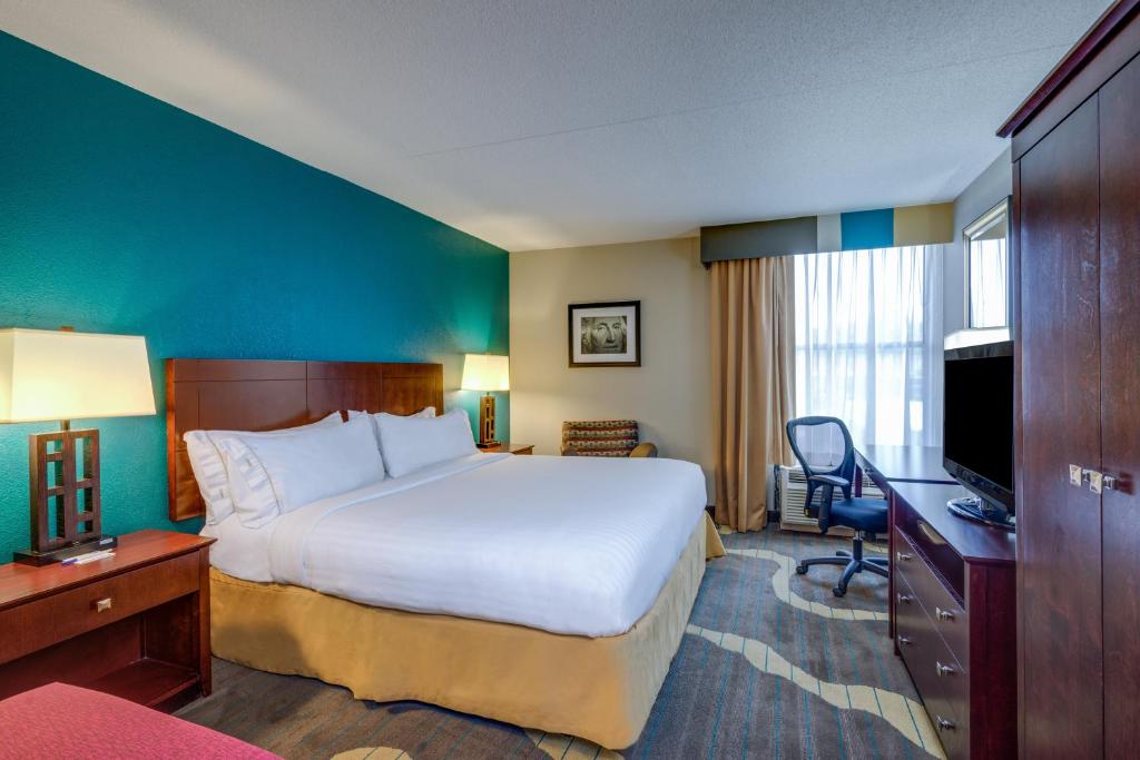Holiday Inn Express Washington DC East- Andrews AFB by IHG - Room King Estándar
