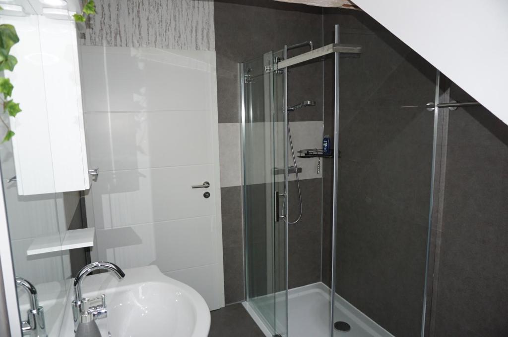 Koupelna v ubytování Außergewöhnliche Dachgeschosswohnung