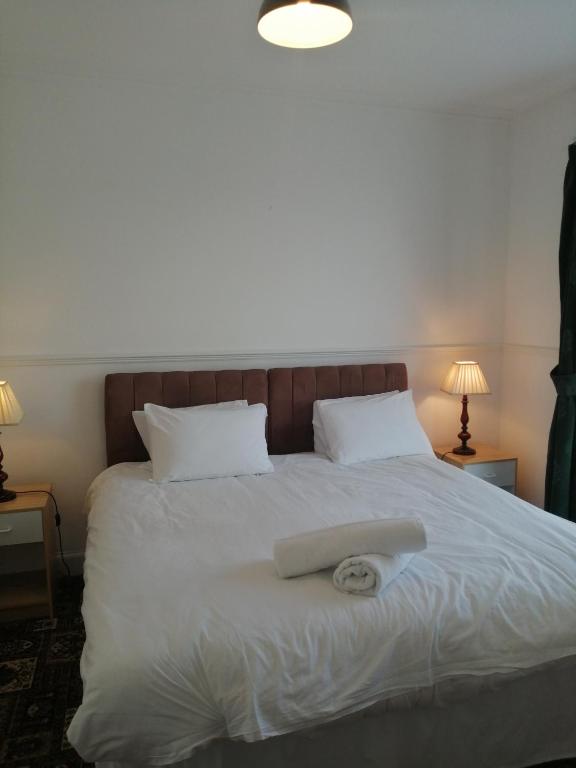 Royal Crescent Apartments