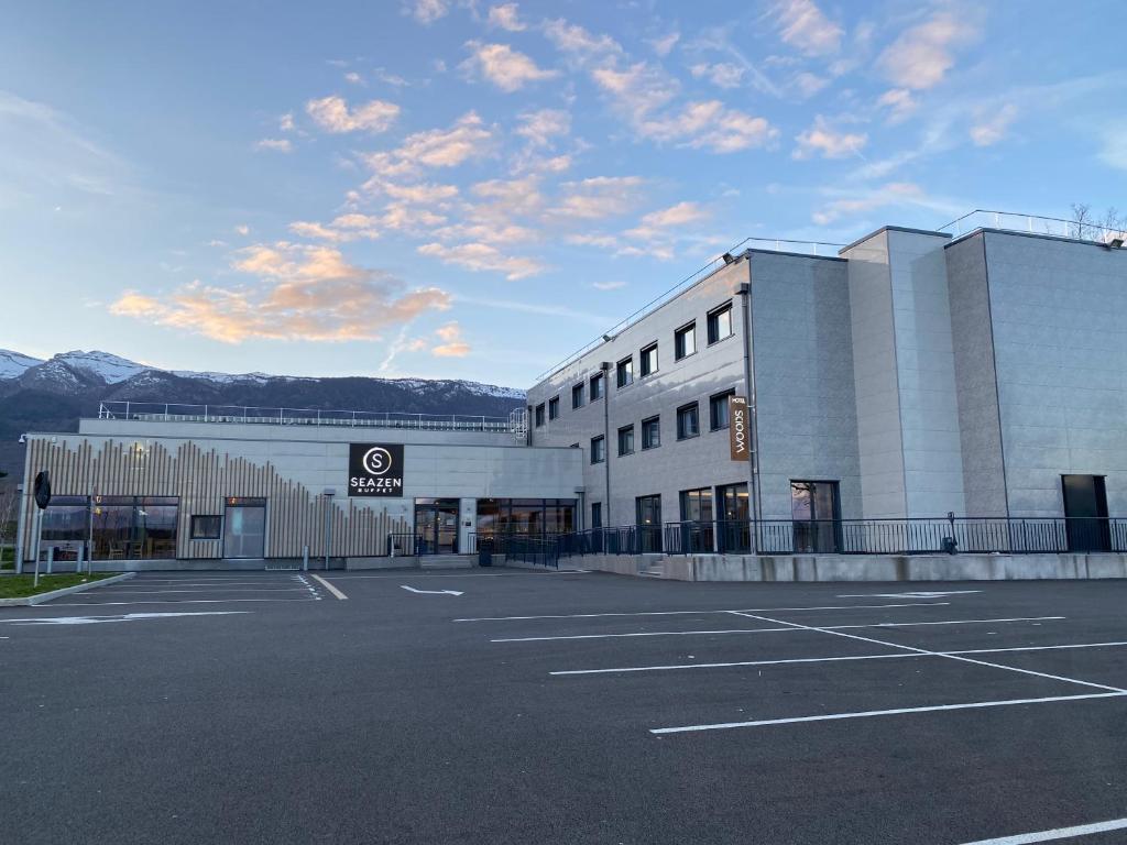 Nespecifikovaný výhled na hory nebo výhled na hory při pohledu z hotelu