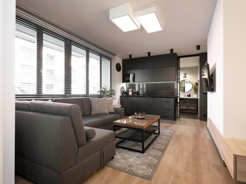 Jacuzzi Apartments - 17