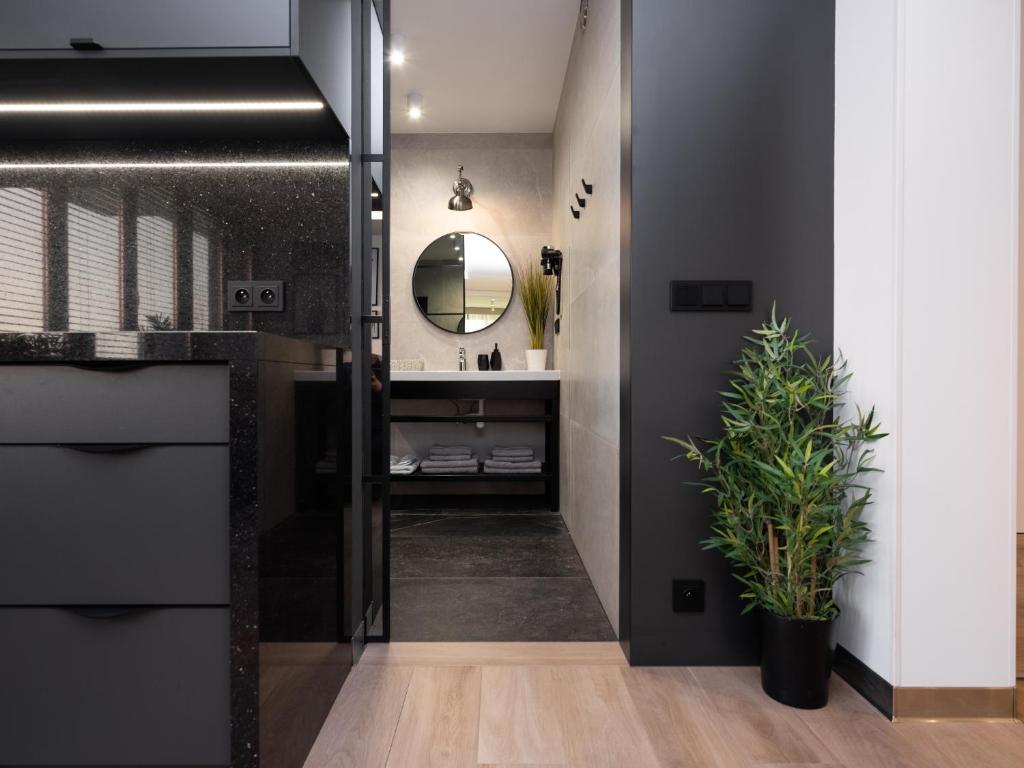 Jacuzzi Apartments - 10