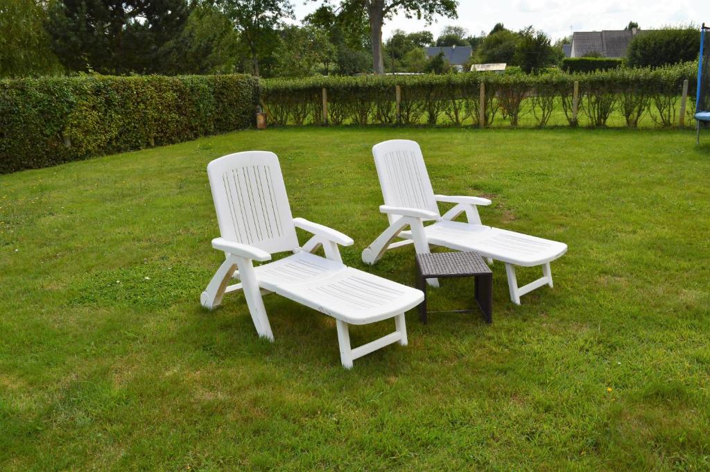 Gallery image of Maison confortable séjour spacieux, belle terrasse avec grand jardin avec jeux extérieurs près Bayeux et Omaha Beach in Saonnet