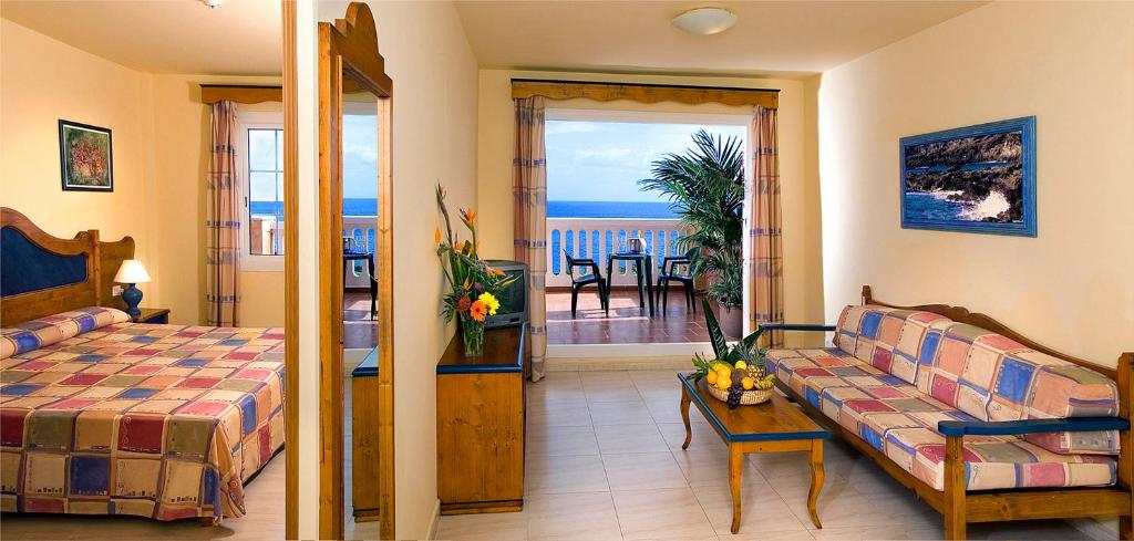 Hotel-Apartamento Las Olas, Los Cancajos – Updated 2022 Prices
