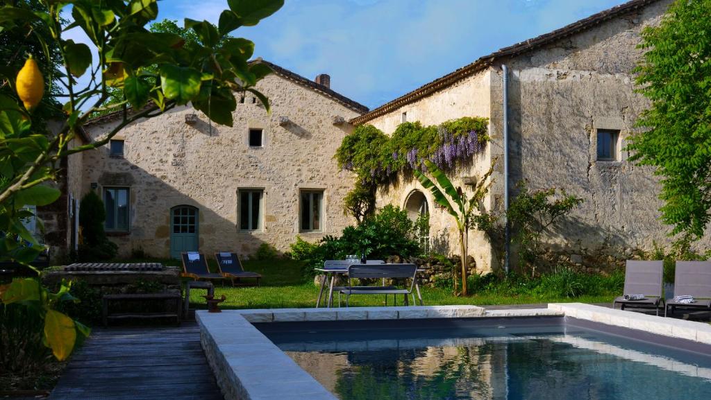Πισίνα στο ή κοντά στο Le clos des abeilles