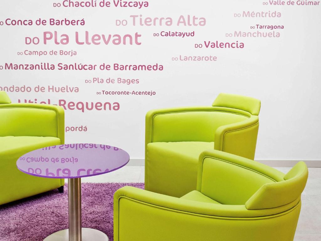 Posedenie v ubytovaní Ibis Styles Madrid Prado