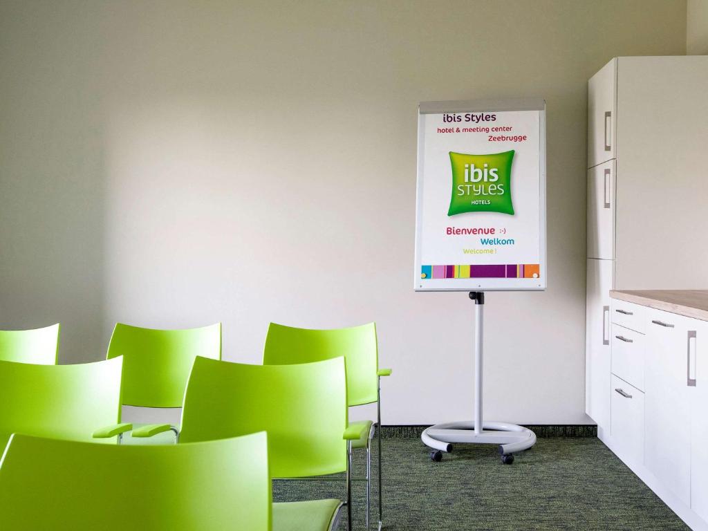 Certifikát, hodnocení, plakát nebo jiný dokument vystavený v ubytování ibis Styles Zeebrugge