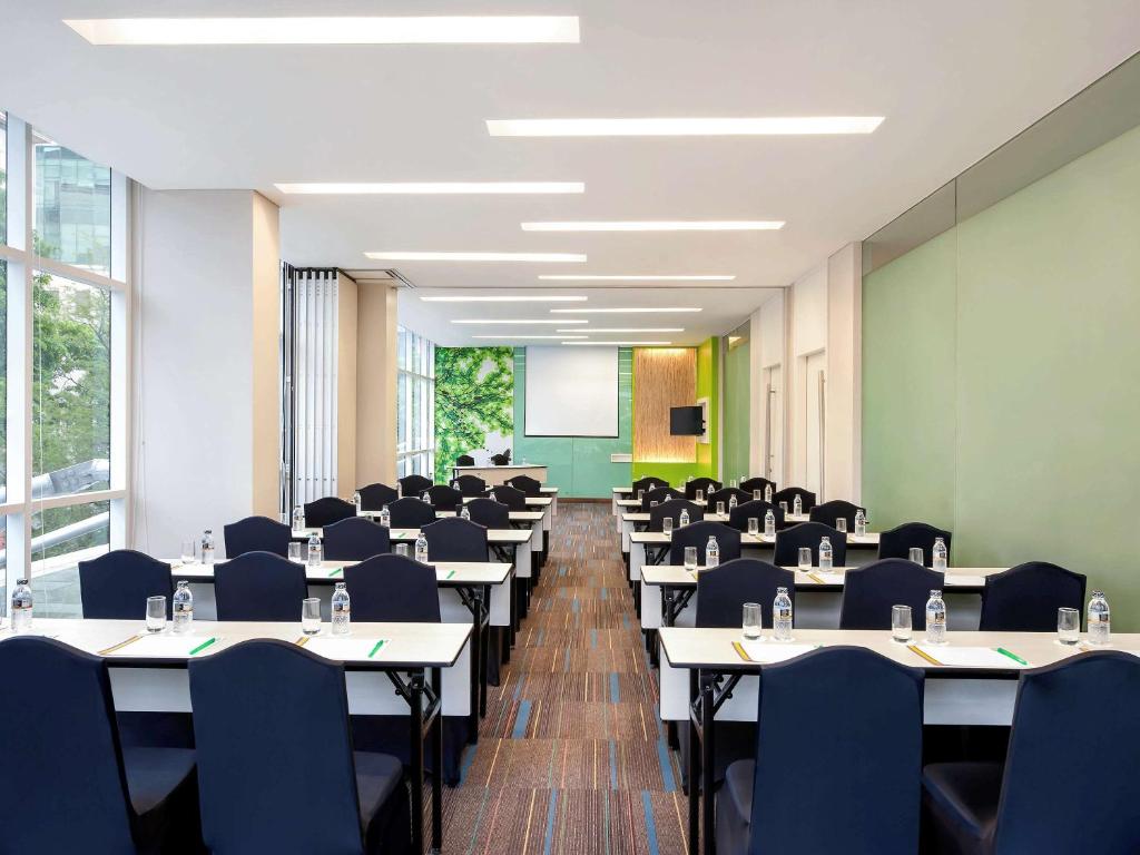 Zona business o sala conferenze di All Seasons Jakarta Thamrin