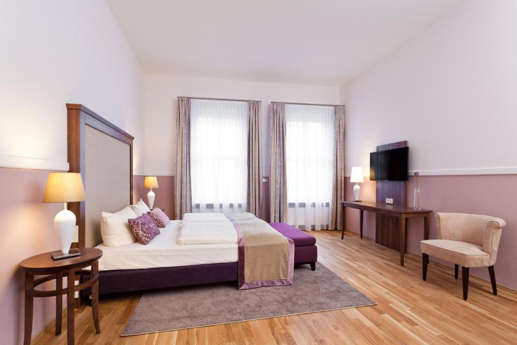 
One-Bedroom Suite with Sofa Bed
