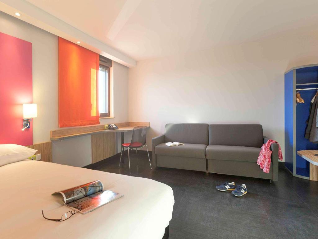 Posezení v ubytování ibis Styles Romans-Valence Gare TGV
