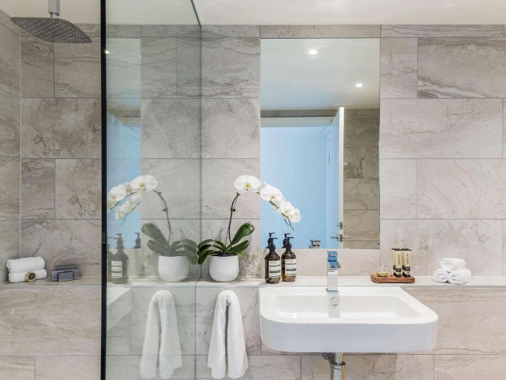 Koupelna v ubytování Quay West Suites Melbourne