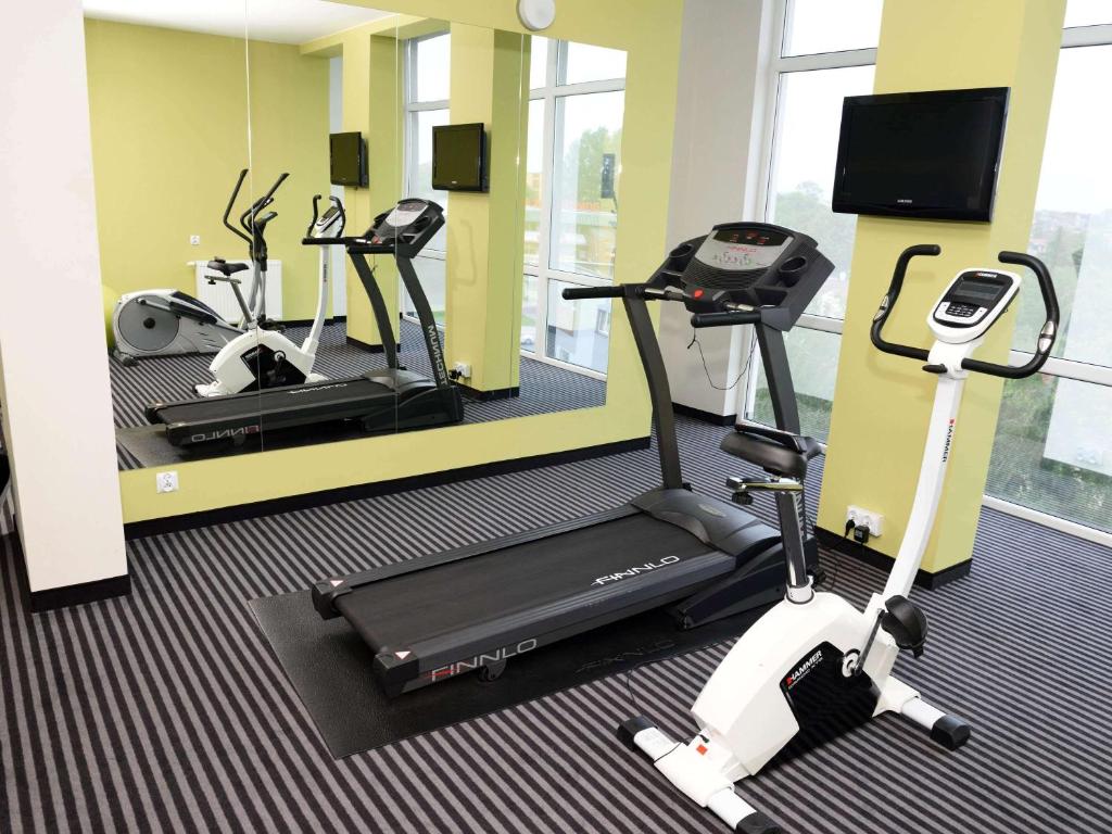 Posilňovňa alebo fitness centrum v ubytovaní Vestil Hotel