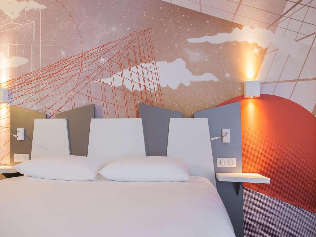 Foto da galeria de ibis Styles Poitiers Centre em Poitiers