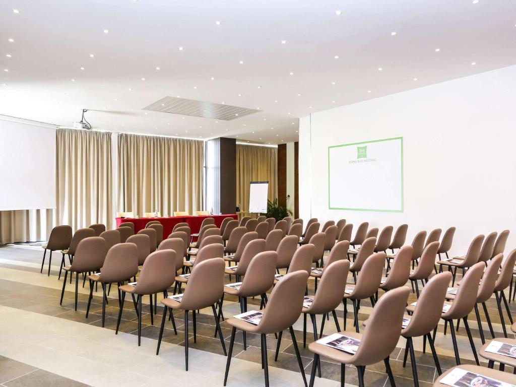 Zona business o sala conferenze di Ibis Styles Roma Eur