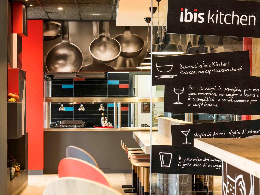 Certifikát, hodnocení, plakát nebo jiný dokument vystavený v ubytování Ibis Milano Fiera