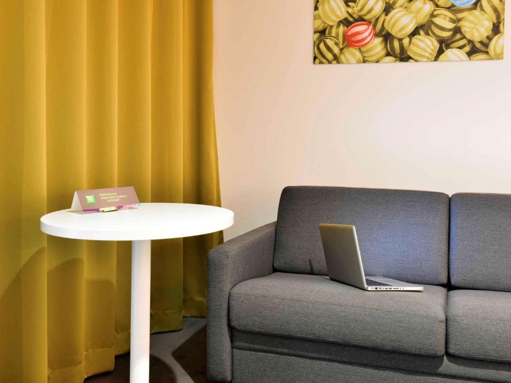 Posezení v ubytování ibis Styles Montelimar Centre