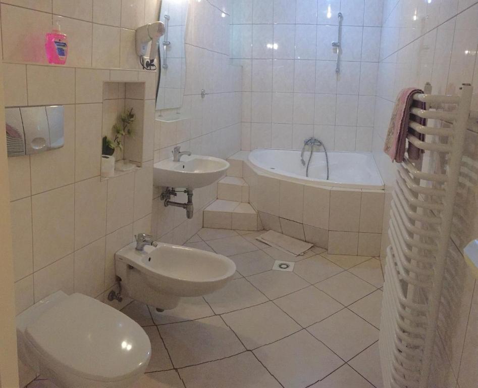 Kúpeľňa v ubytovaní Pensjonat Przy Błoniach