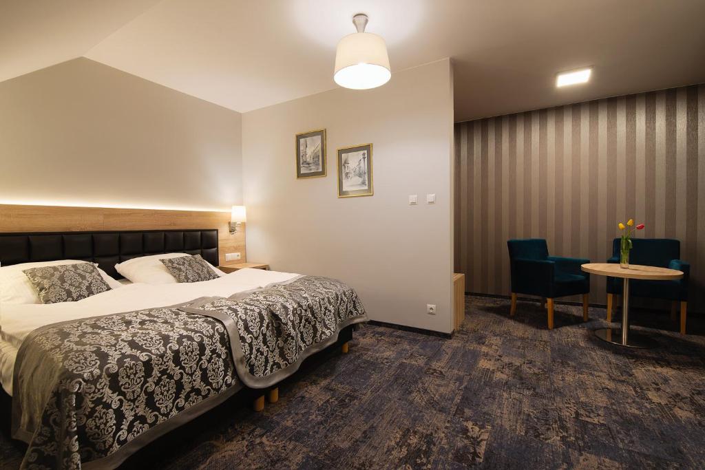 Hotel Olesno - Quarto Duplo Ou Twin