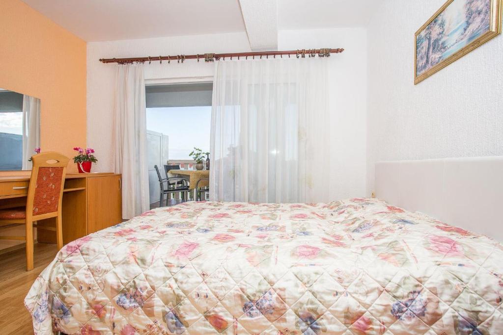 Posteľ alebo postele v izbe v ubytovaní Apartments Mira on the Peljesac peninsula