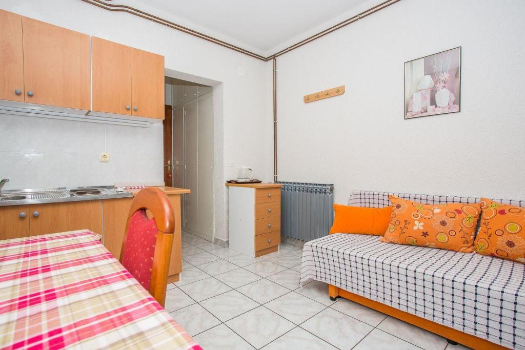 Kuchyňa alebo kuchynka v ubytovaní Apartments Mira on the Peljesac peninsula