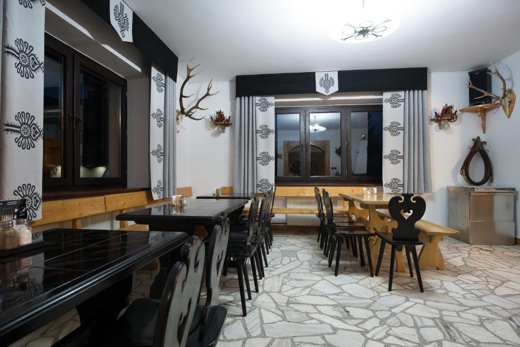 Reštaurácia alebo iné gastronomické zariadenie v ubytovaní Willa Pod Wierchami